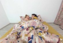 Two Girls Having Fun in Bed Eating Pussy and Scissoring