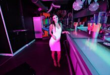 Solo On Bar – Cindy Shine