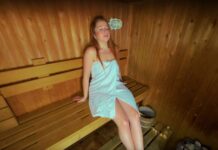 Lisa Lefevre -Squirting Swingers Club Sauna