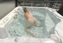 Teen Adreana Jilling In Jacuzzi With Suction Cup Dildo Orgasming Vibratin Her Clit On Water Jets