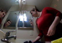 Giantess Cleans Bathroom