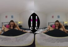 Lola Ash Sexy Milf Virtual Reality Blowjob