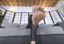 A Bored Woman Shows Off Her Sexy Feet