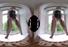 Margarita Young Teen Virtual 3D Strip On The Window